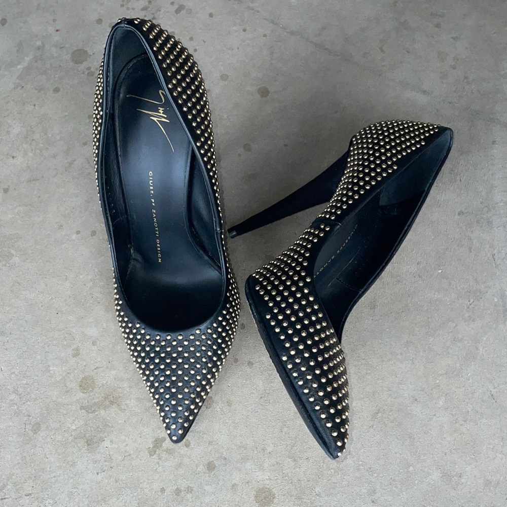 Beautiful Giuseppe pumps